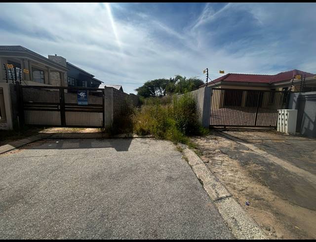 841M² VACANT LAND FOR SALE IN SERALA VIEW
